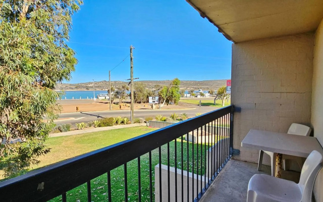 Riverview Holiday Apartment 6 - Kalbarri WA