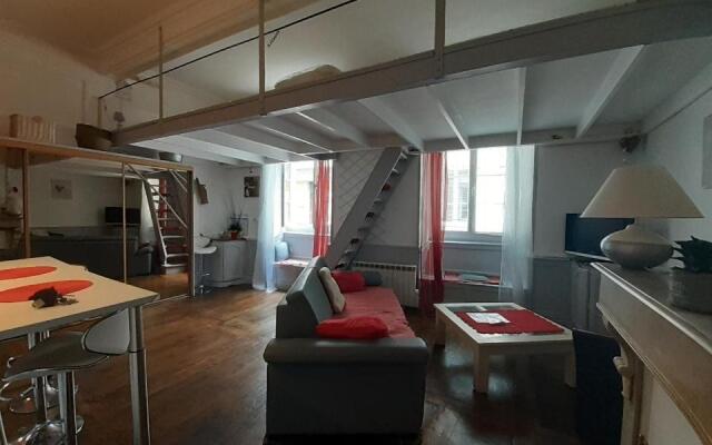 coquet studio en mezzanine