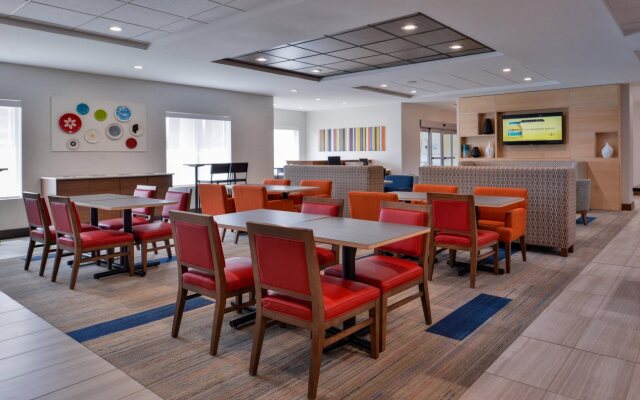 Holiday Inn Express & Suites Cincinnati - Mason by IHG