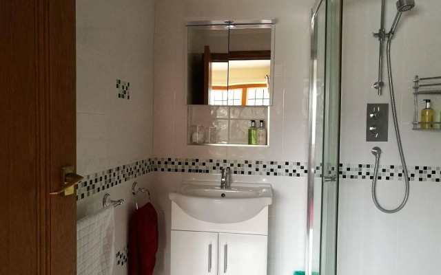 Iffin Farmhouse Accommodation