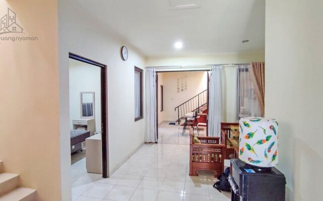 Atmosfer Guest House Sentul by Ruang Nyaman