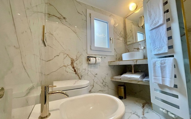 Bellagio Luxury Suites Apartments