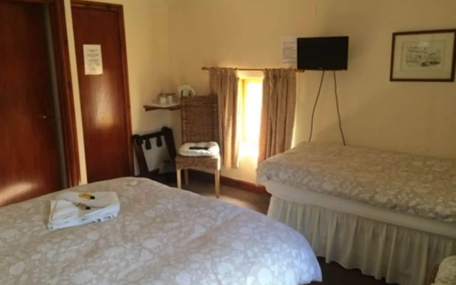 The Fox & Hounds Inn