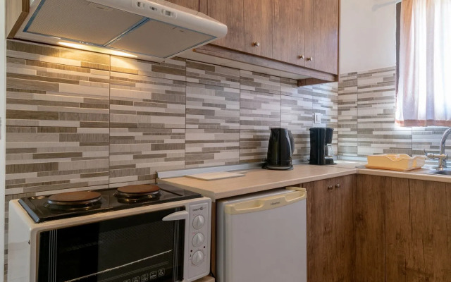 Akis Villa Studios & Apartments with Pool