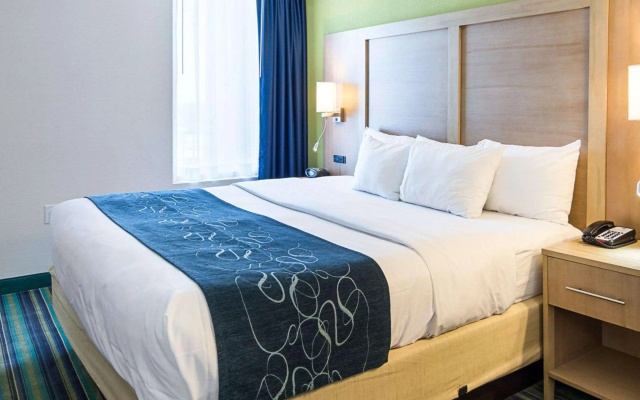 Comfort Suites Beachfront