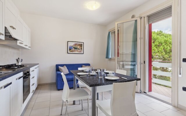 Spacious Apartment in Rosolina Mare near Beach