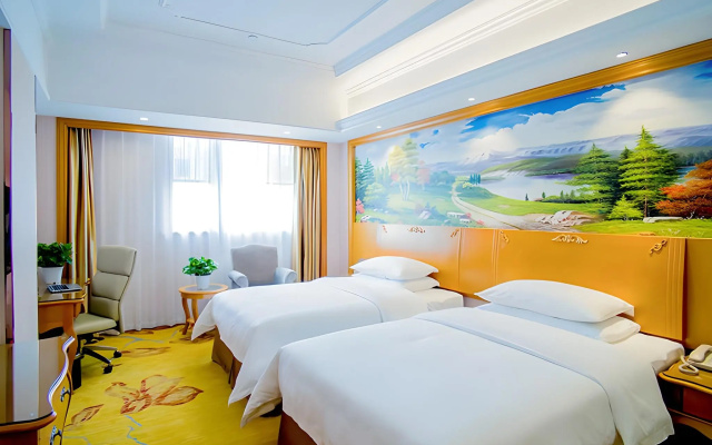 Vienna Hotel (Shanghai Songjiang Mall Miaoqian Street)