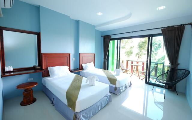 Barefeet Heaven Hill Naturist Resort