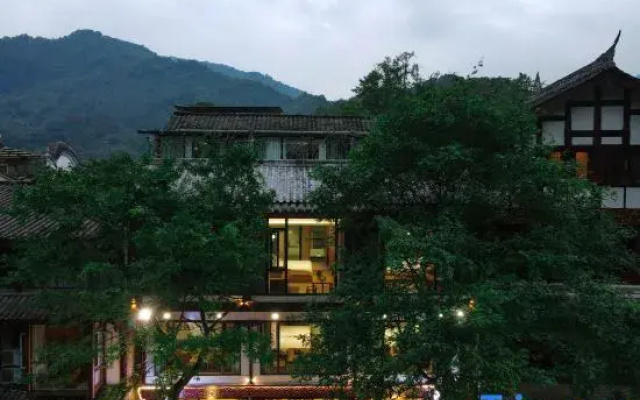 Qingcheng Houshan Taizhuang Private Tang Homestay