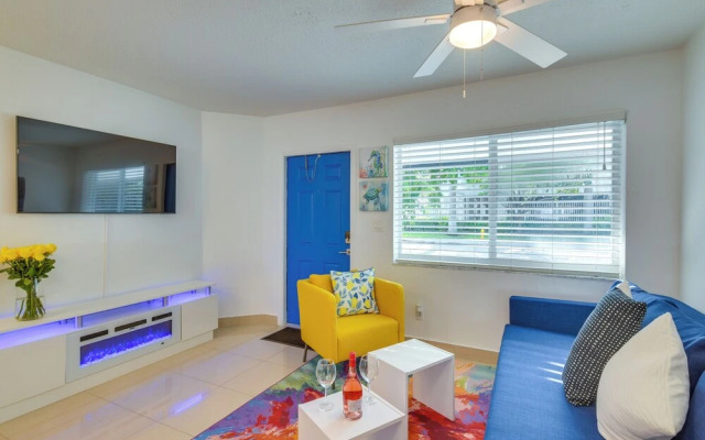 2 Mi to Ocean: Dog-friendly Hallandale Beach Condo