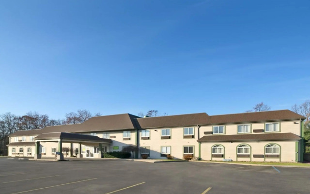 White Lake Inn And Suites