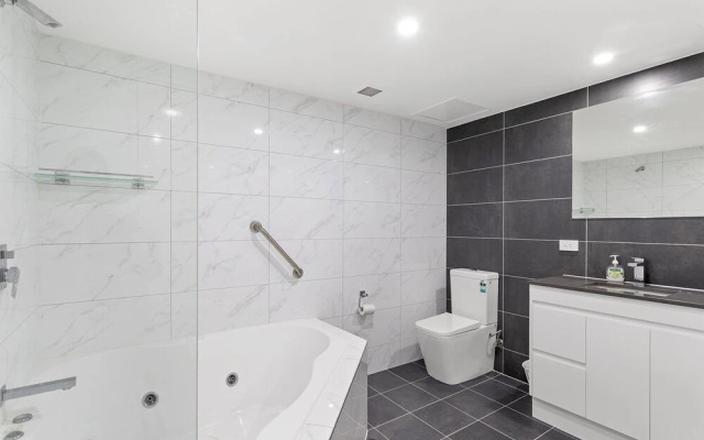 Landmark, Unit 423/61b Dowling Street