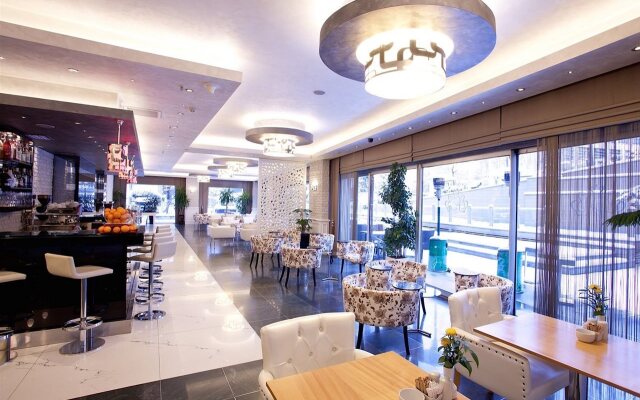 Limak Ambassadore Hotel