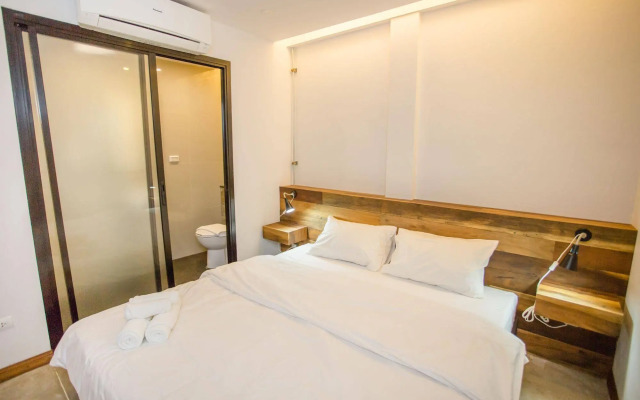 The Arak Bed Bar and Hostel
