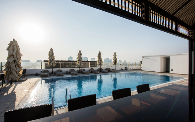 The Avenue Hotel