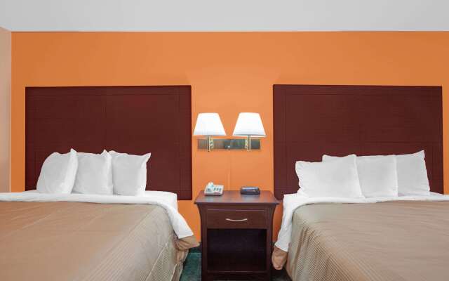 Days Inn by Wyndham Moulton