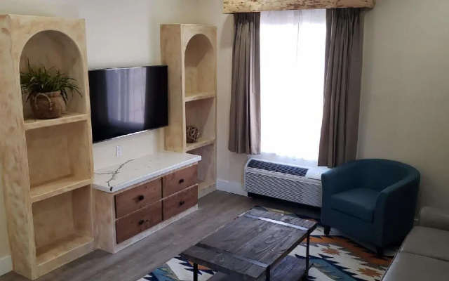 Bluff Dwellings Resort
