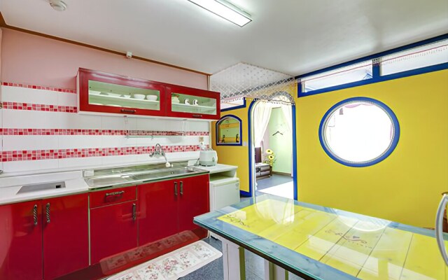 Gangneung Hummingblue Pension