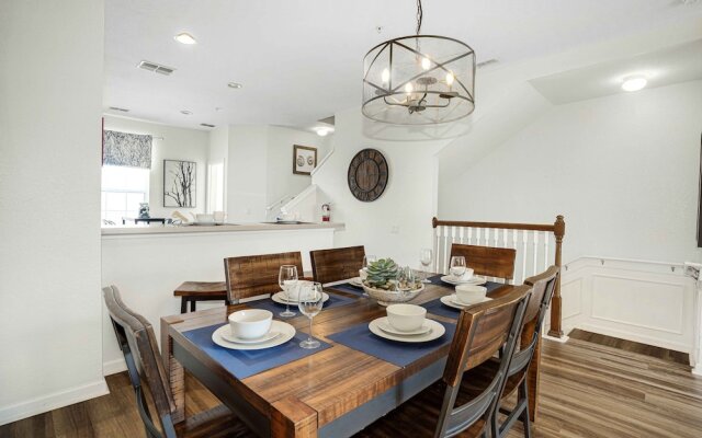 Spacious Townhome W/patio & Garage! Sleeps10