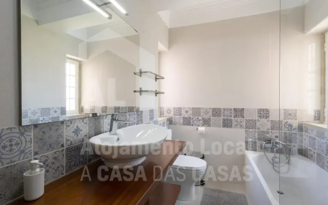 Ocean Apartment by Acasadascasas