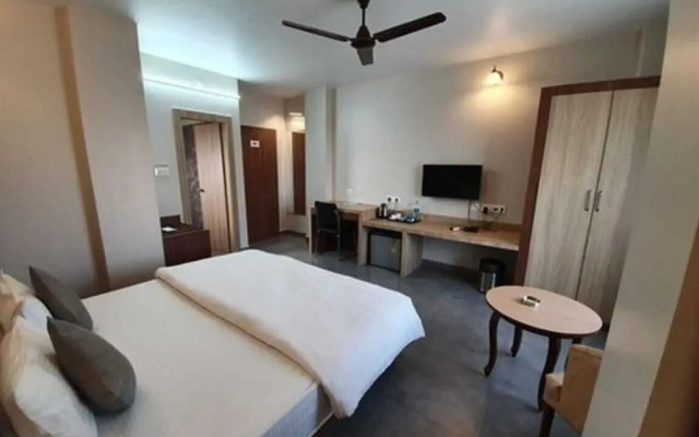 Hotel Gulmohar Grand