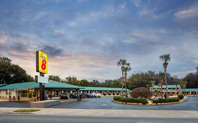 Super 8 by Wyndham Pensacola NAS Area