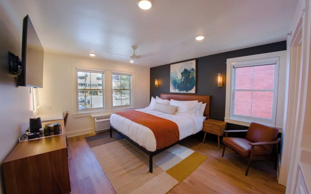 The 1850 Hotel