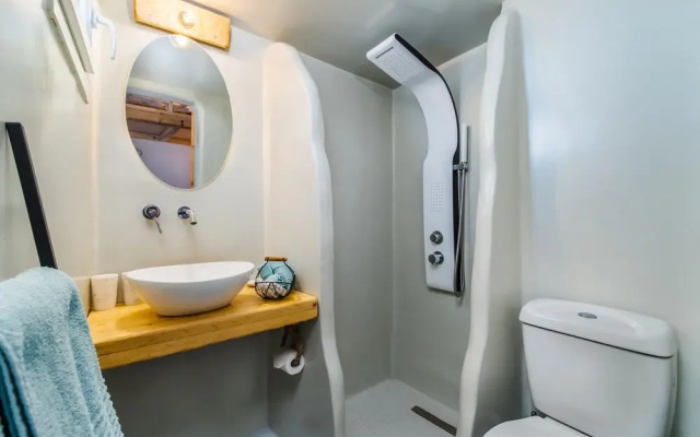 Asera Suites Near Kamari Beach