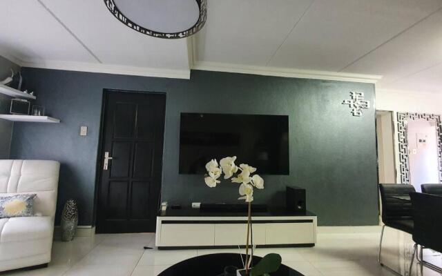 Upmarket 3 Bedroom Apartment