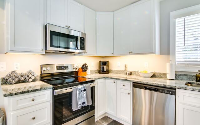 Updated Home - Walk to Salisbury University!
