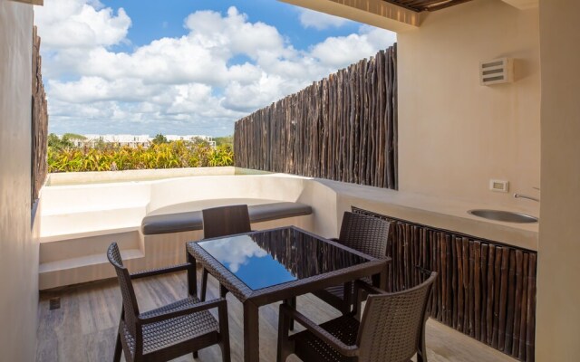 Apartment with Private Hot Tub in Tulum