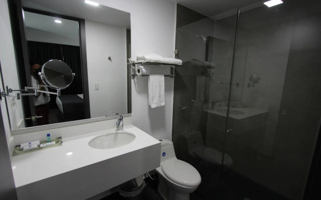 Hotel San Fernando Real