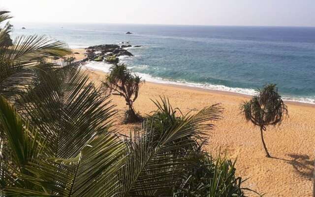 Sri Lanka Beach House Hotel and SPA