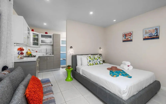 Charming Cozy Studio With Patio Near the Beach
