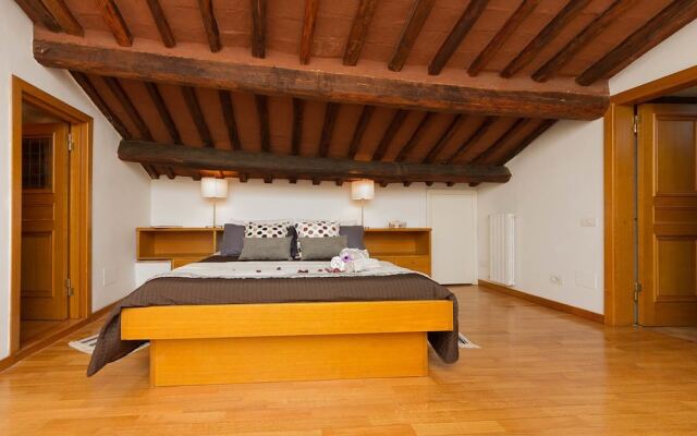 Crispi 90 Apartment Near Spanish Steps