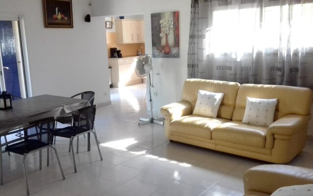 House With 2 Bedrooms in Jouques, With Private Pool, Enclosed Garden a