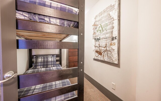 Talon's Reach - Luxury 3 Bdrm W/hot Tub & Mtn View