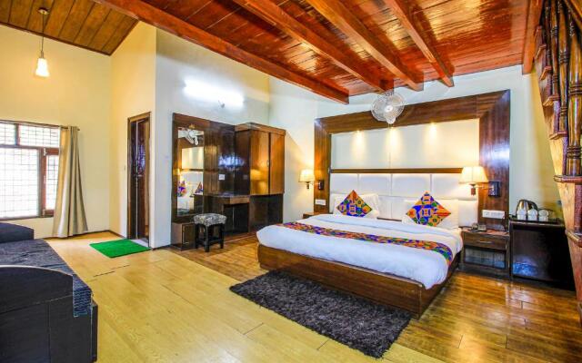 FabHotel Moon II