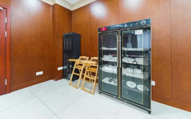 Baiyi Hotel (Suzhou Taihu Xukou Metro Station)