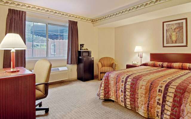 Days Inn by Wyndham Cleveland Lakewood