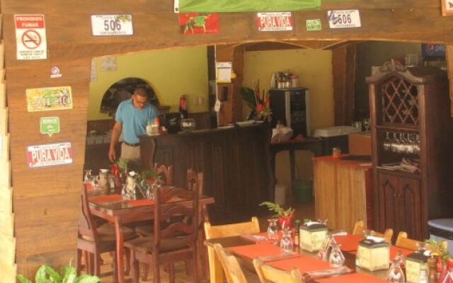 Arenal History Inn