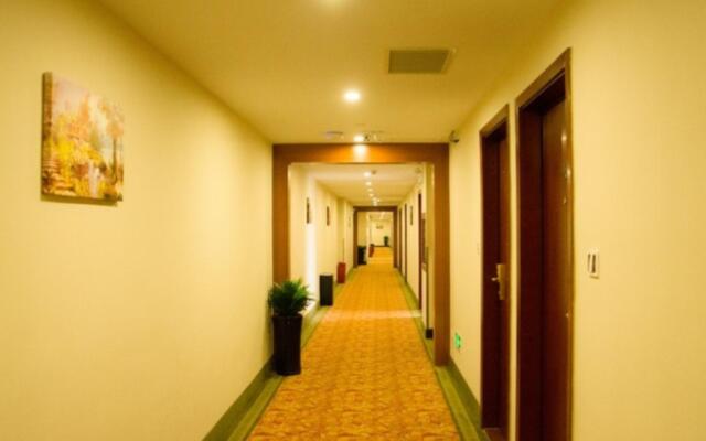 GreenTree Inn ShenZhen Huanggang Port South Futian Road Express Hotel