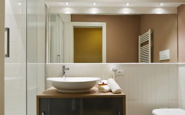 * 1 * 7 * 4 * Via Roma, Rooms Breakfast, B&B