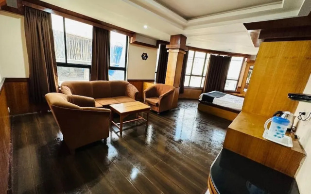 Gajraj Hotel