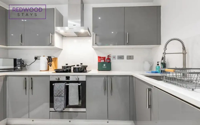Ragan Court Apartments in Aldershot
