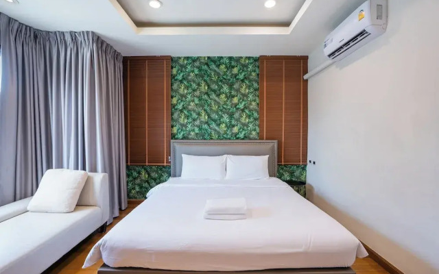 Natcha Pool Villa by Warin