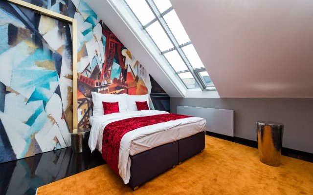 Aquarius Residence by TKC
