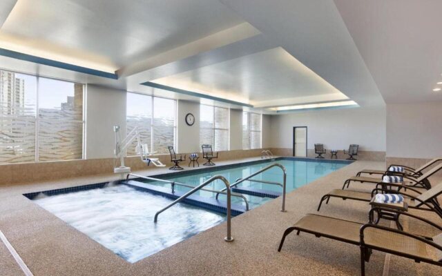 DoubleTree Suites by Hilton Hotel Boston - Cambridge