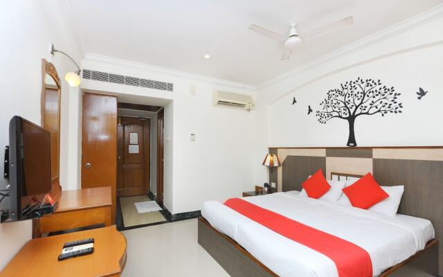 OYO 1081 Hotel Sindhu International