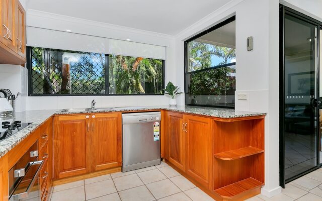 Palm Cove Retreat
